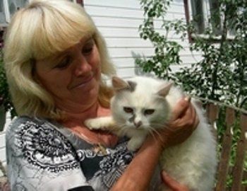 Единственный спаситель хозяев дома от ползучей напасти — кот Маркиз