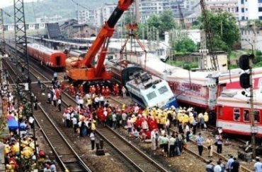 В Китае столкнулись два пассажирских поезда