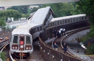 В вашингтонском метро столкнулись два поезда