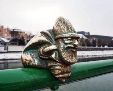 в Ужгороде открыли миниатюрный памятник святого Николая