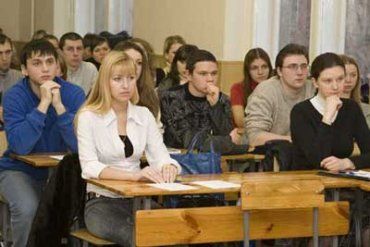 Студентам Украины плату за обучение могут отсрочить на год.
