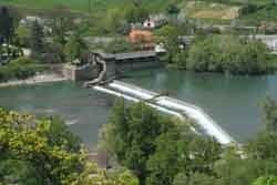 Эту плотину на реке Уж возле Невицкого построили Чехи в те времена, когда Закарпатье входило в состав Чехословацкой республики
