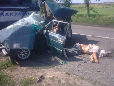 В Николаевской области фура разбила ВАЗ, 2 погибших