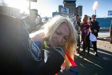 FEMEN против политического Чернобыля в Украине