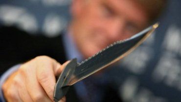 Психически больной ужгородец пытался зарезать себя ножом