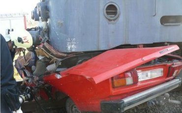 Авария на перегоне Ставное-Жорнава: ВАЗ попал под поезд