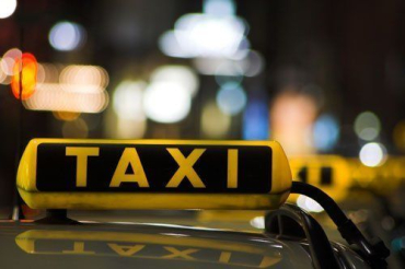 В Ужгороде возле дома сбили 33-летнего таксиста «Уж такси»