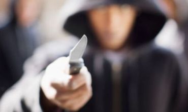 В Берегово мужчина угрожал посетителю ресторана ножом