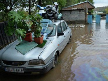 Наводнение в Румынии забрало девять жизней, эвакуированы семь тысяч человек