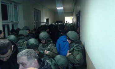 Погром в зале заседаний апелляционного суда в Закарпатской области