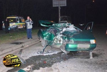 В Киеве «Славута» столкнулась с «МАЗом», водитель легковушки погиб.