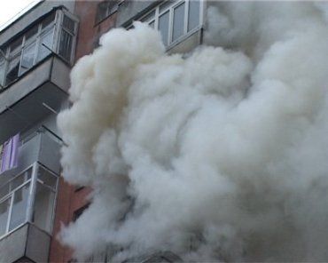 В Черновцах горела квартира в пятиэтажке