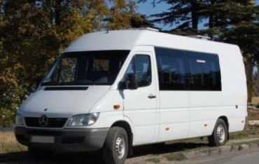 На трассе Киев-Чоп гаишники задержали угранный в Венгрии микроавтобус "Мерседес"