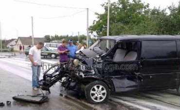 Около Луцка в ДТП погиб водитель микроавтобуса Volkswagen
