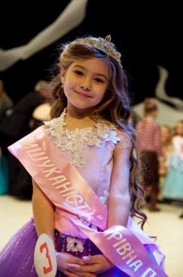 Настя Брилинская стала мини-мисс "Волшебная жемчужина 2011"