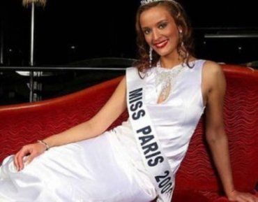 "Мисс Париж-2009" лишили короны за непристойные снимки