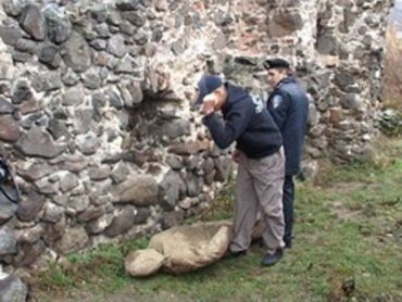 На территории Угочанского замка "Канко" нашли изорудованный труп человека