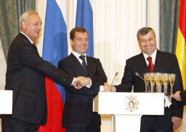 Россия заключила договоры между государствами с Абхазией и Южной Осетией.