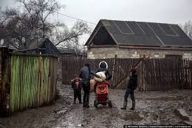 Мукачівські електрики знеструмили ромський табір — через бійку.