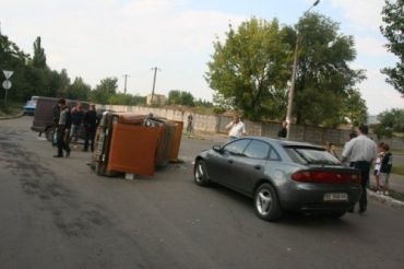 В Николаеве столкнулись три легковых автомобиля
