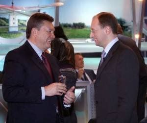 Яценюк и Янукович отказались наказывать взяточников