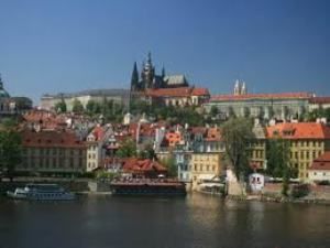 Счастливые победители акции "Еврокара" отправятся в Прагу