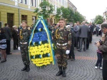 В Мукачево прошел парад ветеранов и военной техники