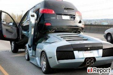 Lamborghini попытался проехать под джипом
