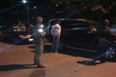 СБУ ликвидировала в Ужгороде банду контрабандистов оружия и наркотиков