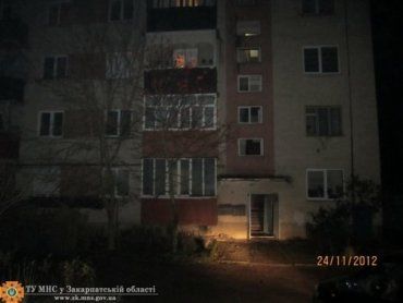 В Сваляве горел подвал 5-этажки: спасатели эвакуировали людей