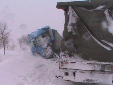 В Крыму грузин на DAF протаранил Renault и погиб на месте ДТП