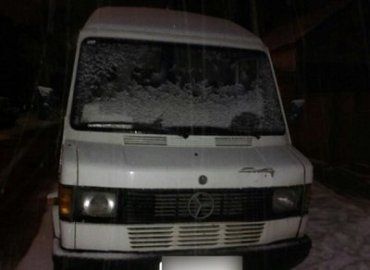 В Закарпатье полиция задержала микроавтобус с алкоголем без документов
