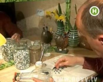 Житель Ужгорода Александр Плахотнюк создает необычные сувениры из стекла