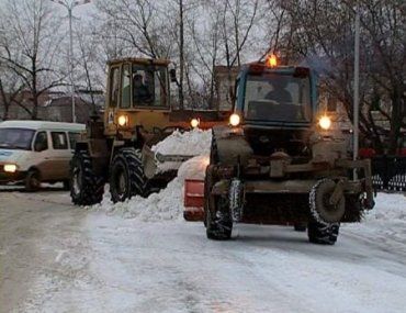 На улицах Ужгорода КШЕП занимался расчисткой снега