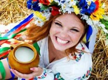 Половина украинцев счастлива родиться в Украине