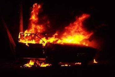 В Ужгороде самоубийство: в авто сгорел 43-летний мужик