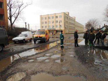 На прошлой неделе в Берегово произошел большой провал на улице Пляжная