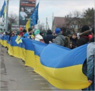 Стартовала акция единства "Украина поднимает флаги"