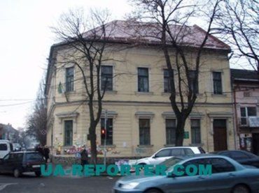 Ужгородская прокуратура отменила решение Ратушняка о продаже школы