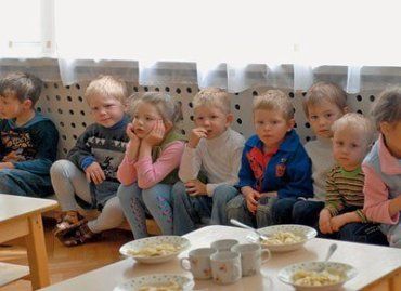 В Ужгороде сотрудники детских садов остались без зарплаты, а дети - без еды