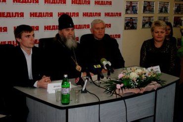 На прес-конференції в Ужгороді з приводу благодійної акції