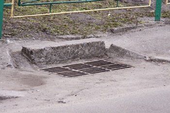 Ужгородцы попались милиционерам на краже канализационных решеток