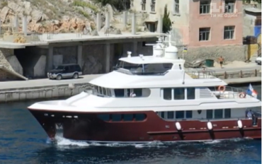 Легендарную яхту семьи Януковича отдали в чартер
