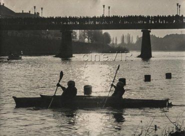 Півстоліття тому біля пішохідного мосту в Ужгороді плавали човни (фото)