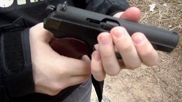 В Закарпатье полиция задержала хулигана с оружием