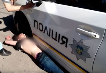 Полицейскре авто переехало женщину в Запорожье