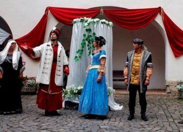 В Мукачевском замке воссоздали свадьбу Илоны Зрини