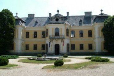 Смог бы закарпатец купить замок в Венгрии за 19000 евро?