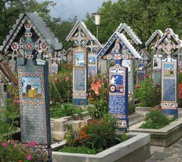 Достопримечательности Европы: "Веселое кладбище" в Румынии