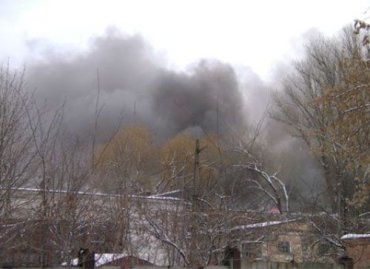 В Кременчуге горит крупный завод, - пожар видно издалека